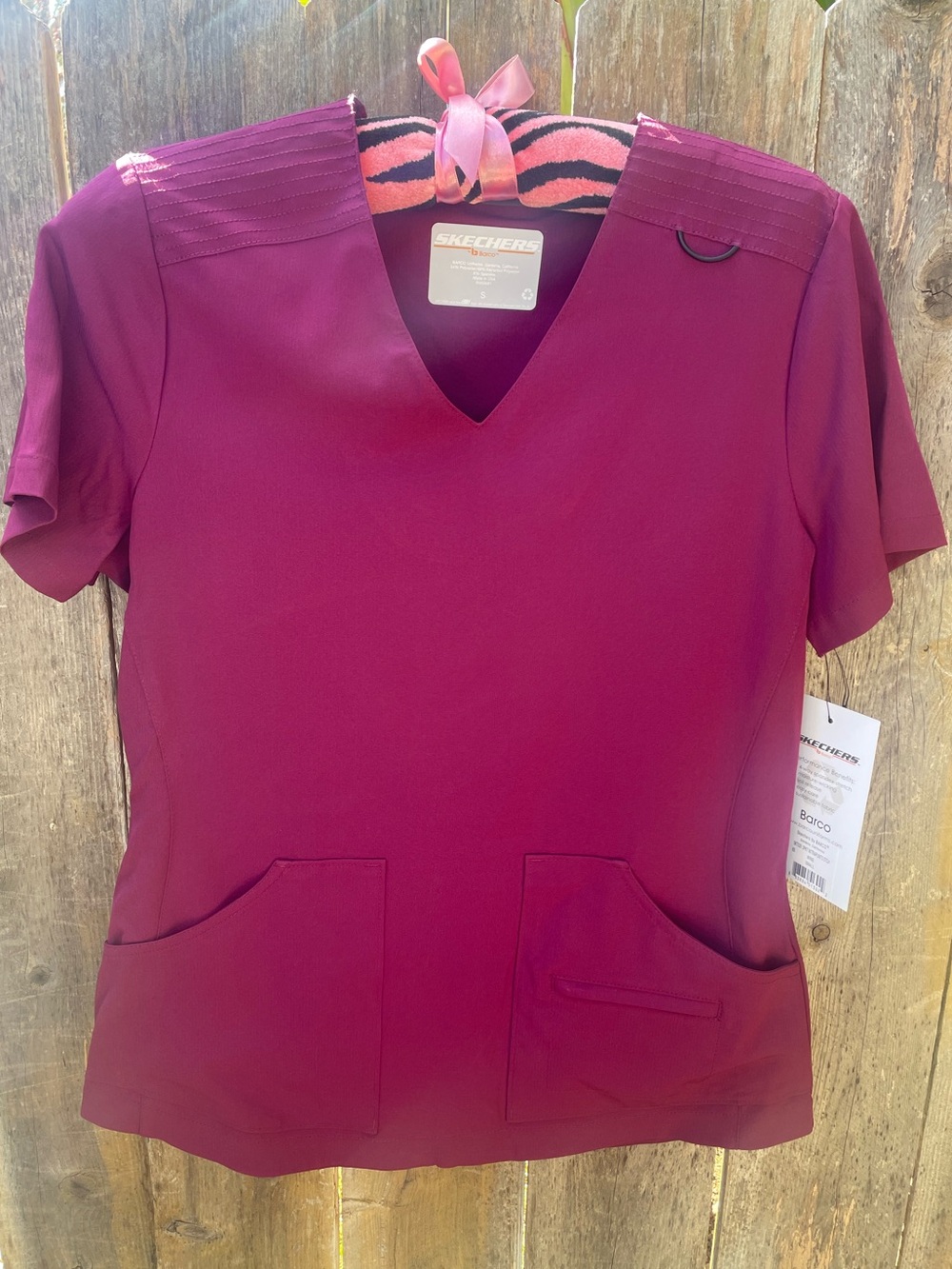 NWT SKECHERS BARCO Scrub Top Sz. S